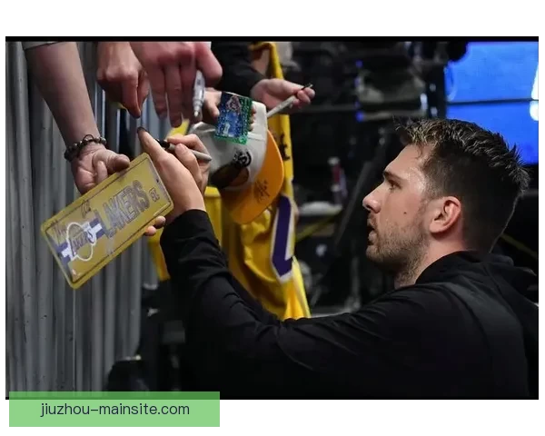 东契奇约翰逊荣膺月最佳文班连续三次摘最佳防守奖