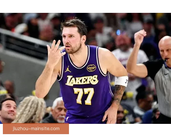 东契奇疯狂三月超强表现 高难度三分接连命中 比上次得分王更具统治力 东契奇疯狂三月超强表现 高难度三分接连命中 比上次得分王更具统治力